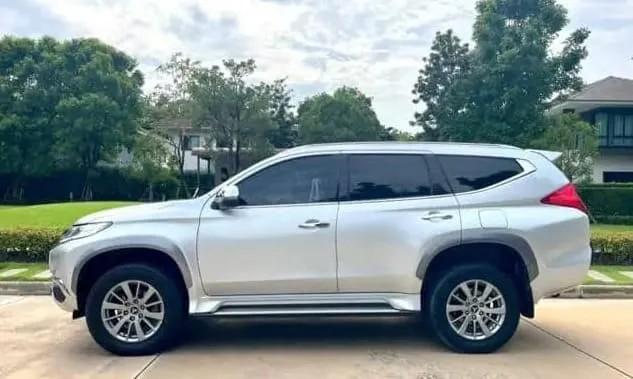 MITSUBISHI PAJERO